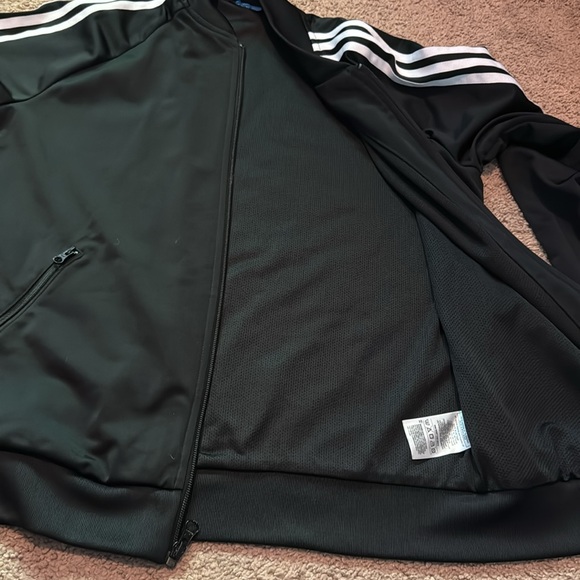 Adidas Black zip up Jacket - Picture 9 of 9